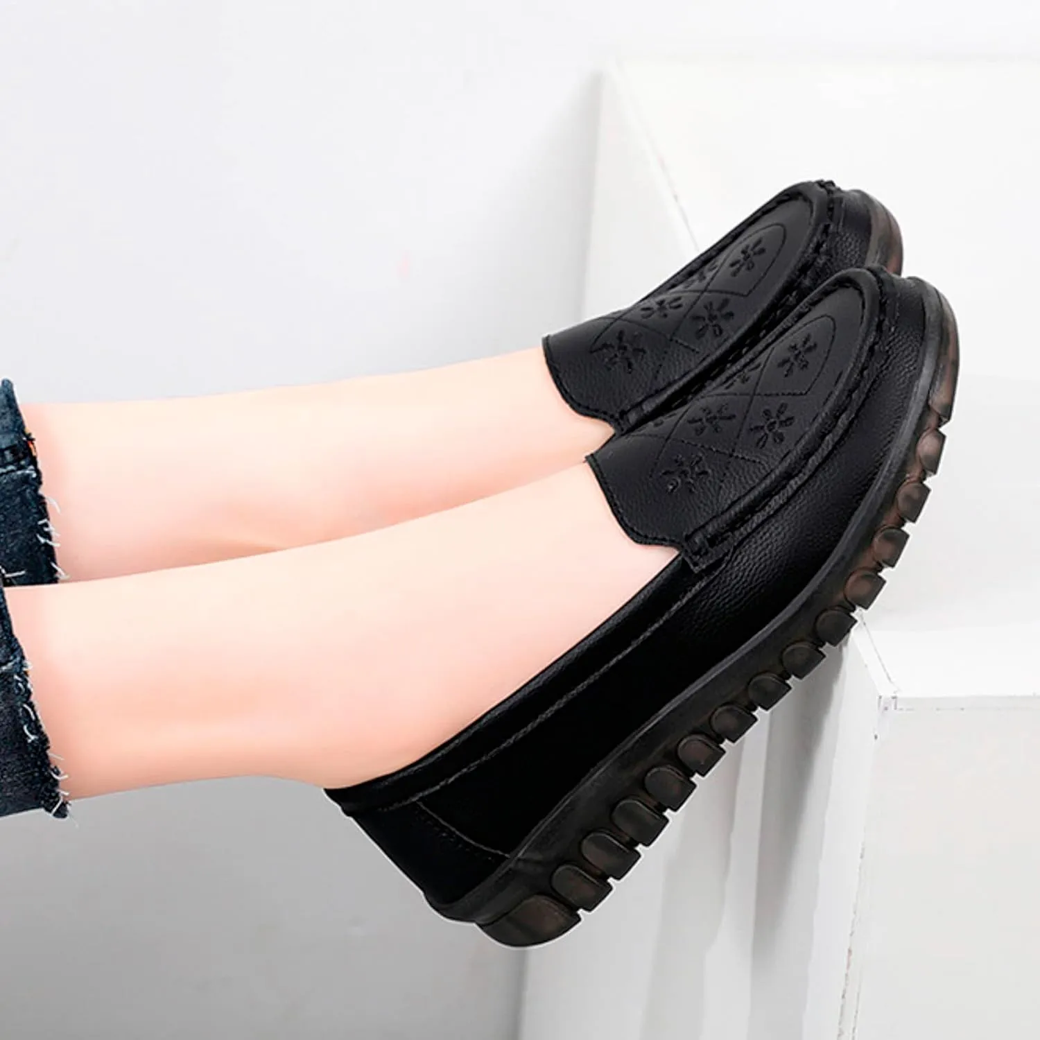Barefoot Shoes Women Slip On Sneakers Women Mens Loafers Dress Shoes Closed Toe Indoor and Outdoor Christmas Running Shoes Women Wide Toe Box Trendy Casual