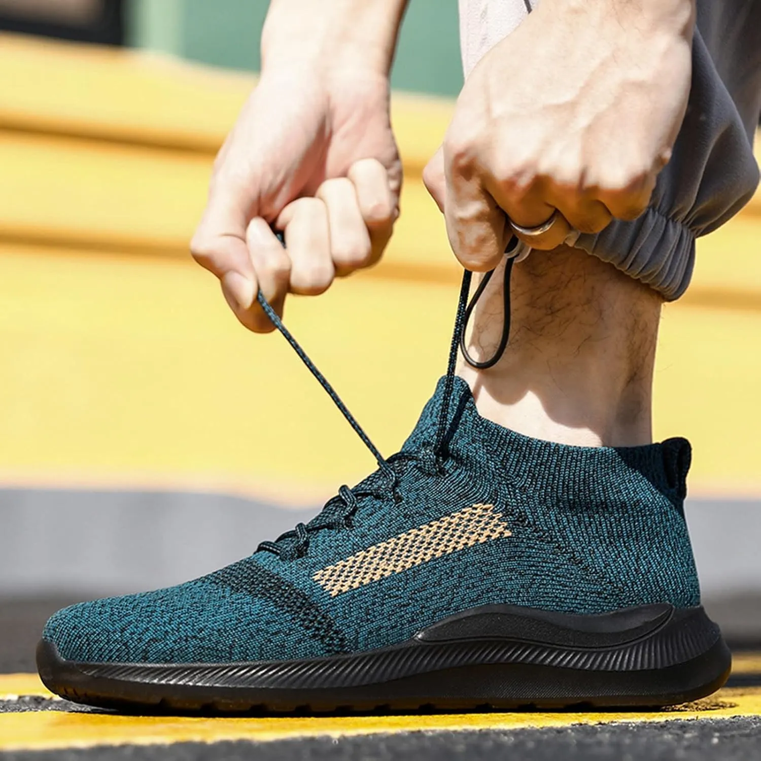 Casual Walking Shoes Fashion Men Sports Shoes Flat Bottom Lightweight Fly Woven Mesh Breathable Elastic Lace Up