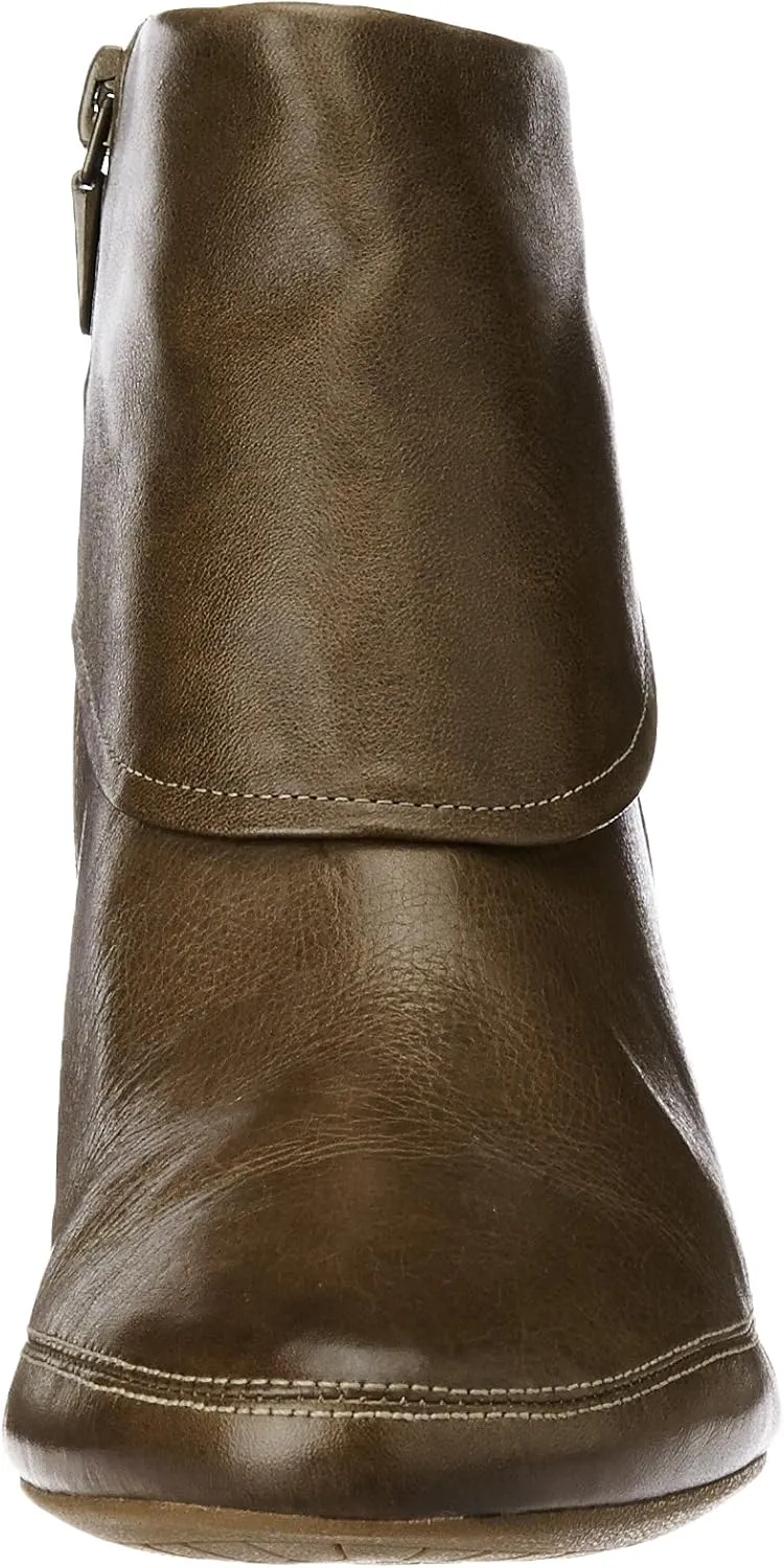 Clarks Women's Chelsea Boots