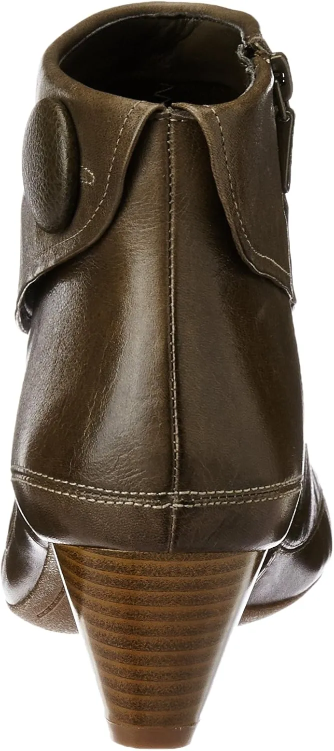 Clarks Women's Chelsea Boots
