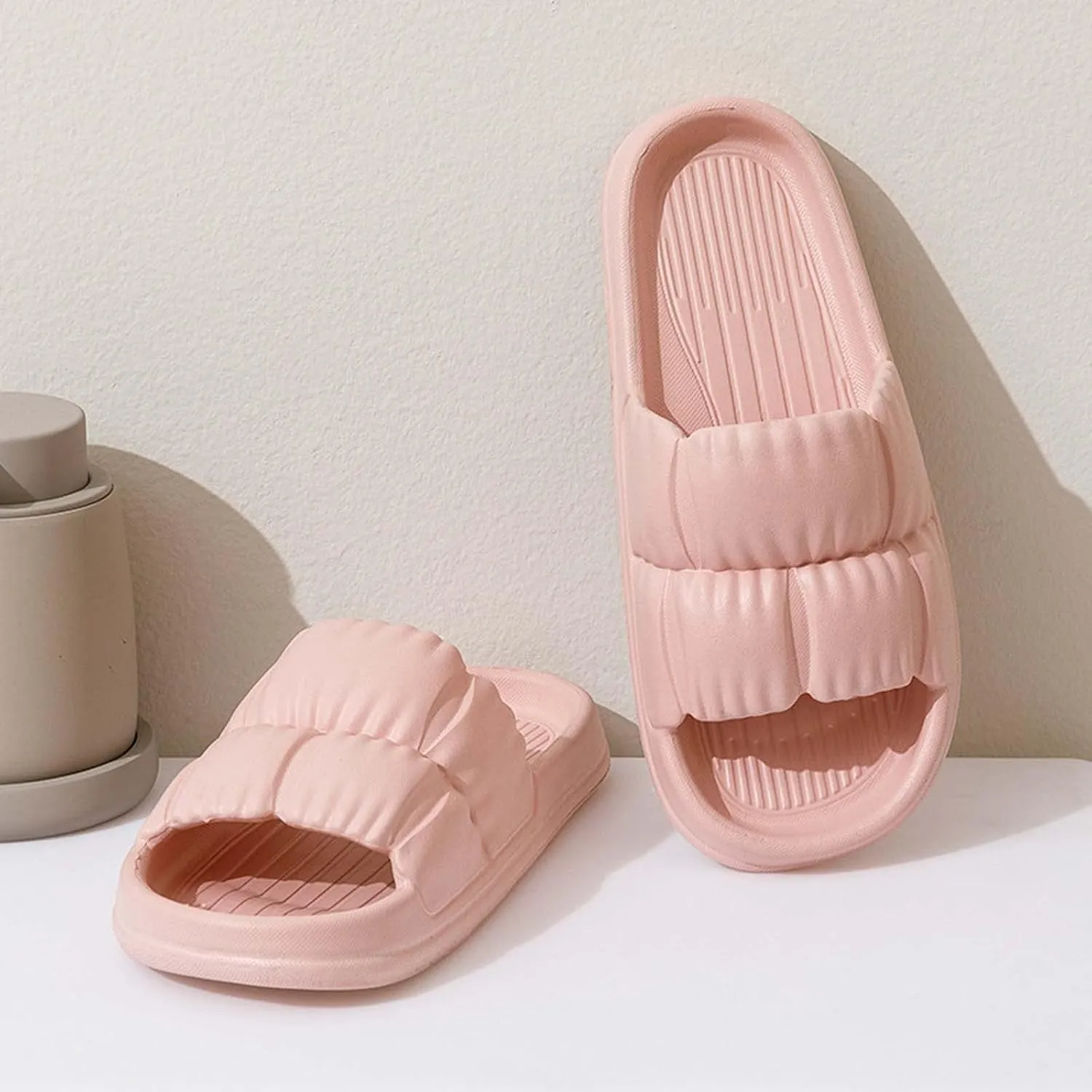 Cloud Slippers for Women and Men Home Couple Shoes Indoor Outdoor Soft Soled Pillow Slippers Super Comfy Non-Slip Bathroom Shower Slides Unisex
