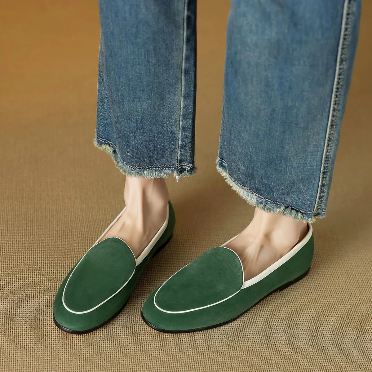 LEHOOR Women Comfy Flat Suede Loafers Round Closed Toe Slip On Penny Loafer Comfortable Ballet Flats Two-Toned Office Work Flat Shoes Ladies Ballerina Flats Classic Daily Driver Club Spring 4-11 M US