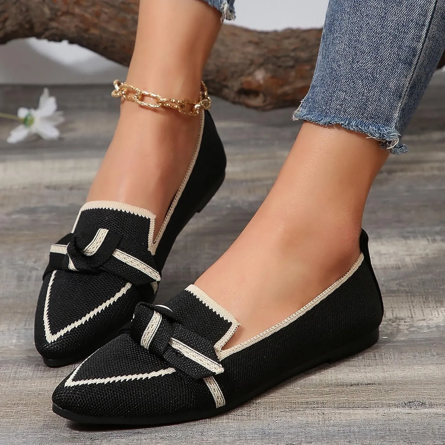 Leisure Slip On Work Fashionable Women's Large Size Flat Shoes with A Pointed Toe Breathable Single Color and Lace Up Design.