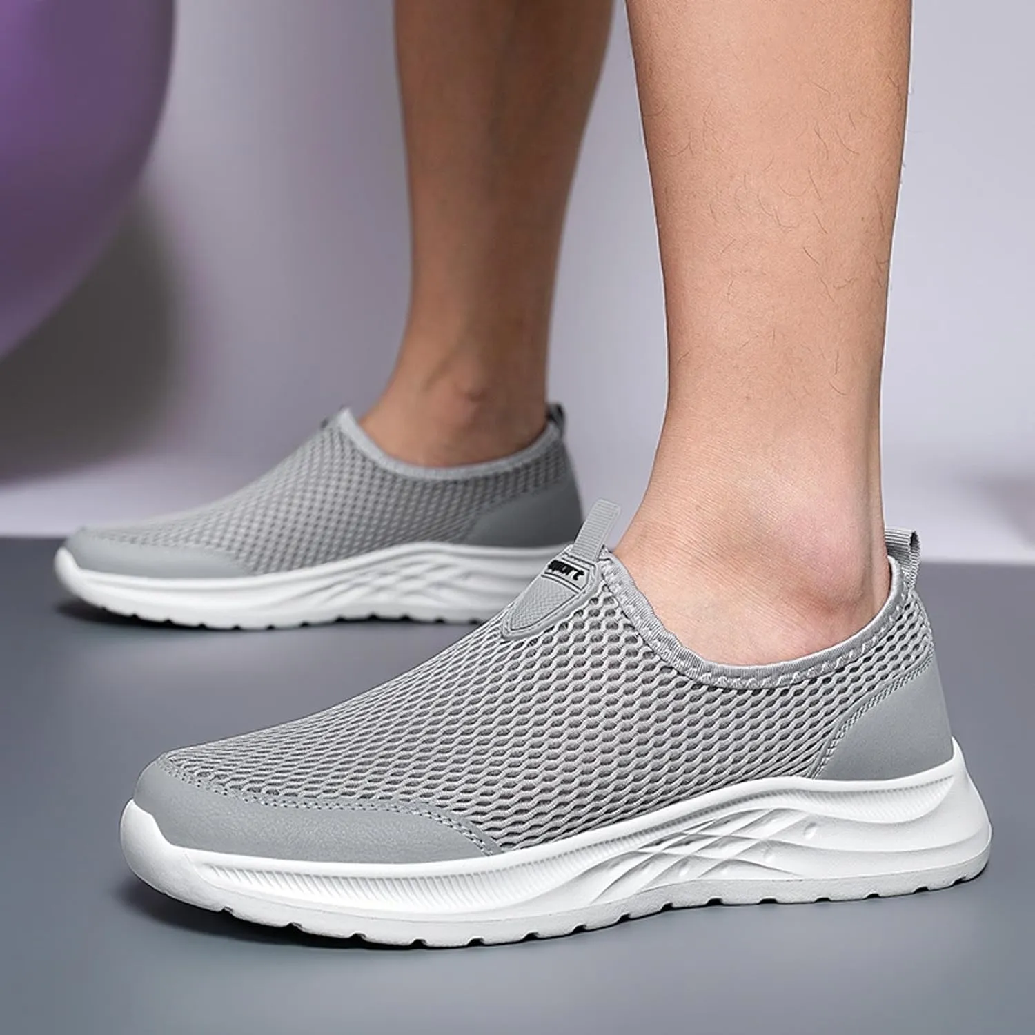 Men's Everyday Athletic Shoes Men Sports Shoes Fashionable New Pattern Mesh Hollow Breathable Comfortable Flat Bottom