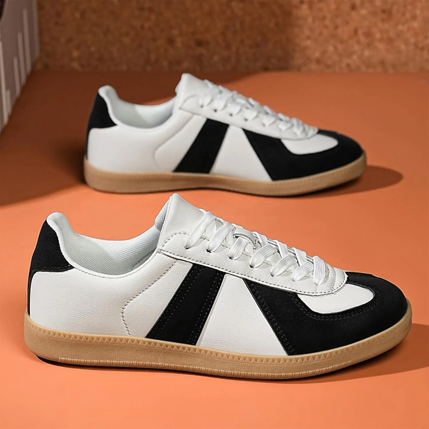 Men's Skateboarding Shoes with Flat Bottom Anti-Slip Lightweight Wear-Resistant Outdoor Leather Sneakers Fashional Retro Style Board Skate Athletic Training Sports