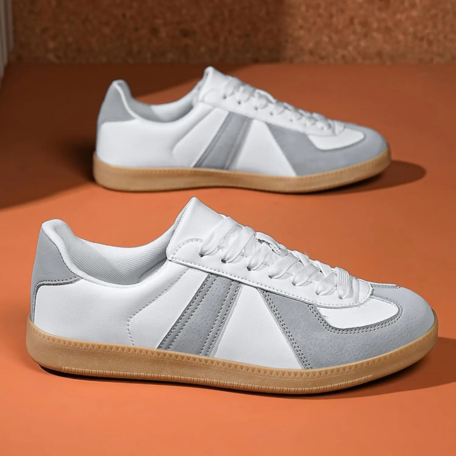 Men's Skateboarding Shoes with Flat Bottom Anti-Slip Lightweight Wear-Resistant Outdoor Leather Sneakers Fashional Retro Style Board Skate Athletic Training Sports