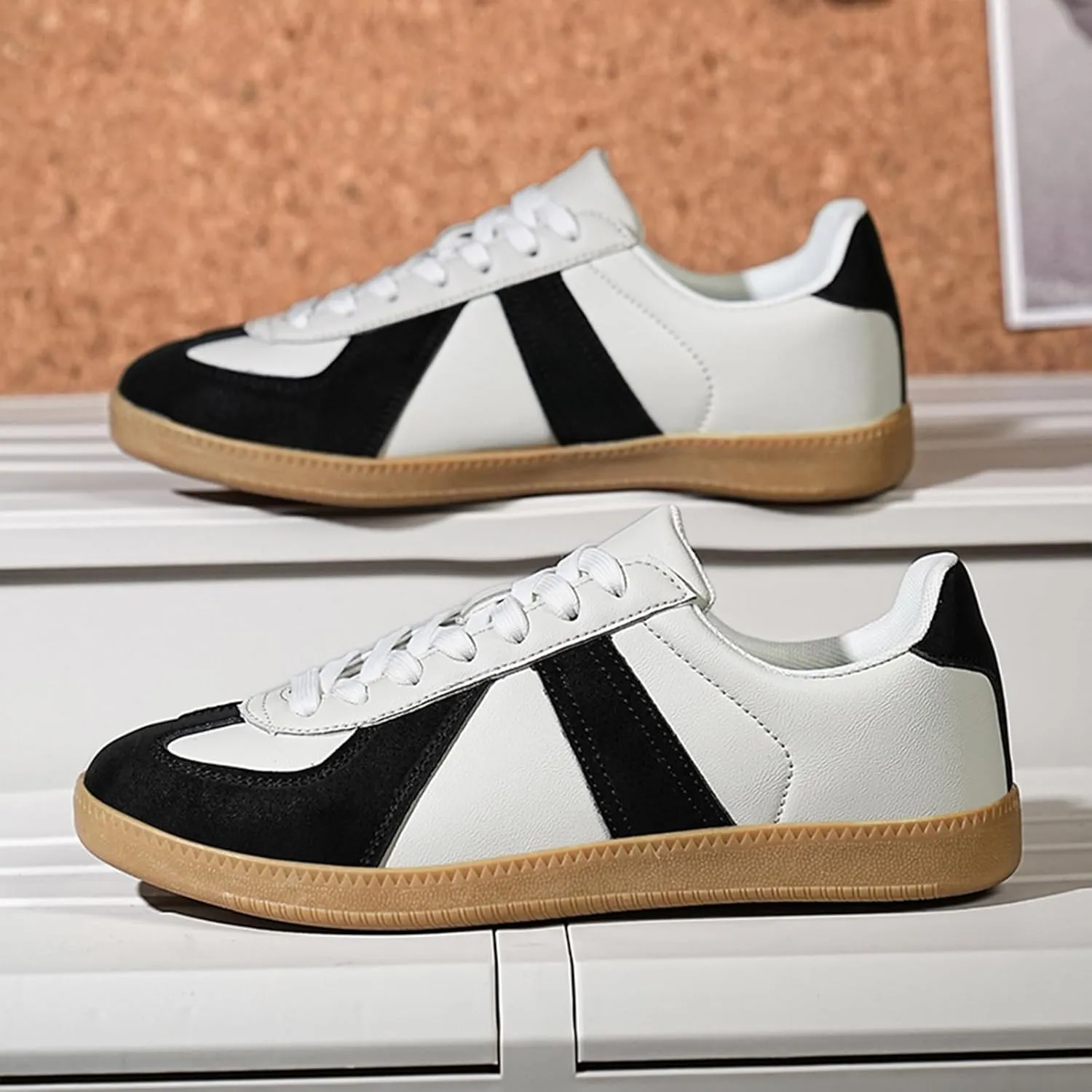 Men's Skateboarding Shoes with Flat Bottom Anti-Slip Lightweight Wear-Resistant Outdoor Leather Sneakers Fashional Retro Style Board Skate Athletic Training Sports
