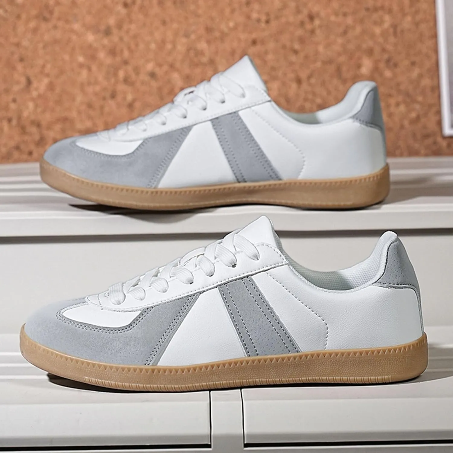 Men's Skateboarding Shoes with Flat Bottom Anti-Slip Lightweight Wear-Resistant Outdoor Leather Sneakers Fashional Retro Style Board Skate Athletic Training Sports