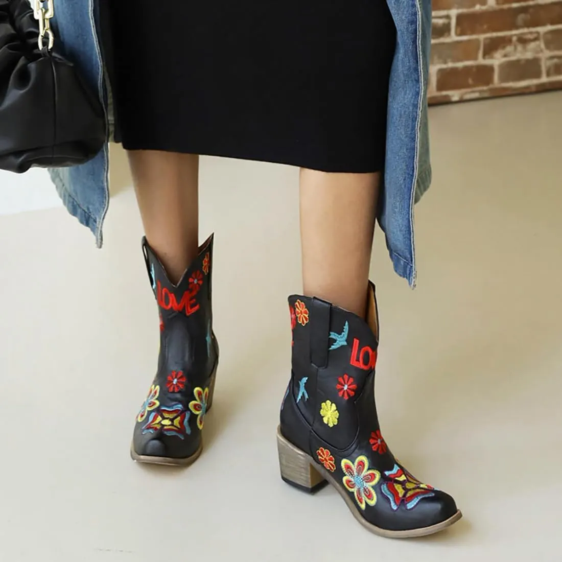 SACFOF Women Flower Embroidered Ankle Cowgirl Boots Square Toe Western Boots Chunky Chunky Mid Heel Short Boots