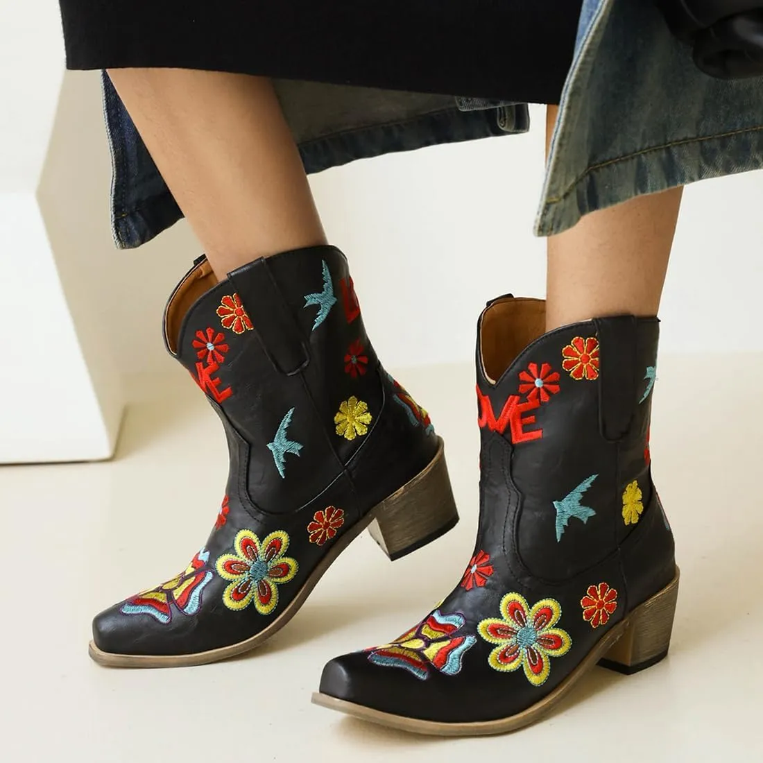 SACFOF Women Flower Embroidered Ankle Cowgirl Boots Square Toe Western Boots Chunky Chunky Mid Heel Short Boots