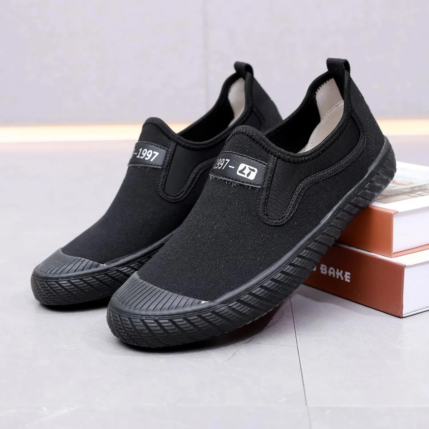 Shoe Made with Natural Materials Men Shoes Breathable Canvas Men Shoes Rubber Soled High Top Labor