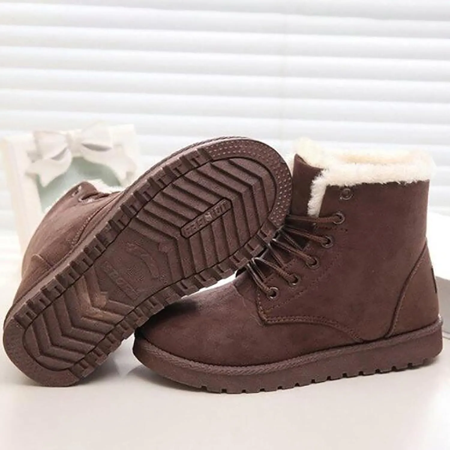 Snow Boots for Women Faux Furry Lined Ankle Booties Low Heel Suede Leather Lace Up Boots Casual Comfort Slip on Fall Winter Short Boots Side Zipper Wide Width Ladies Boots Women Booties