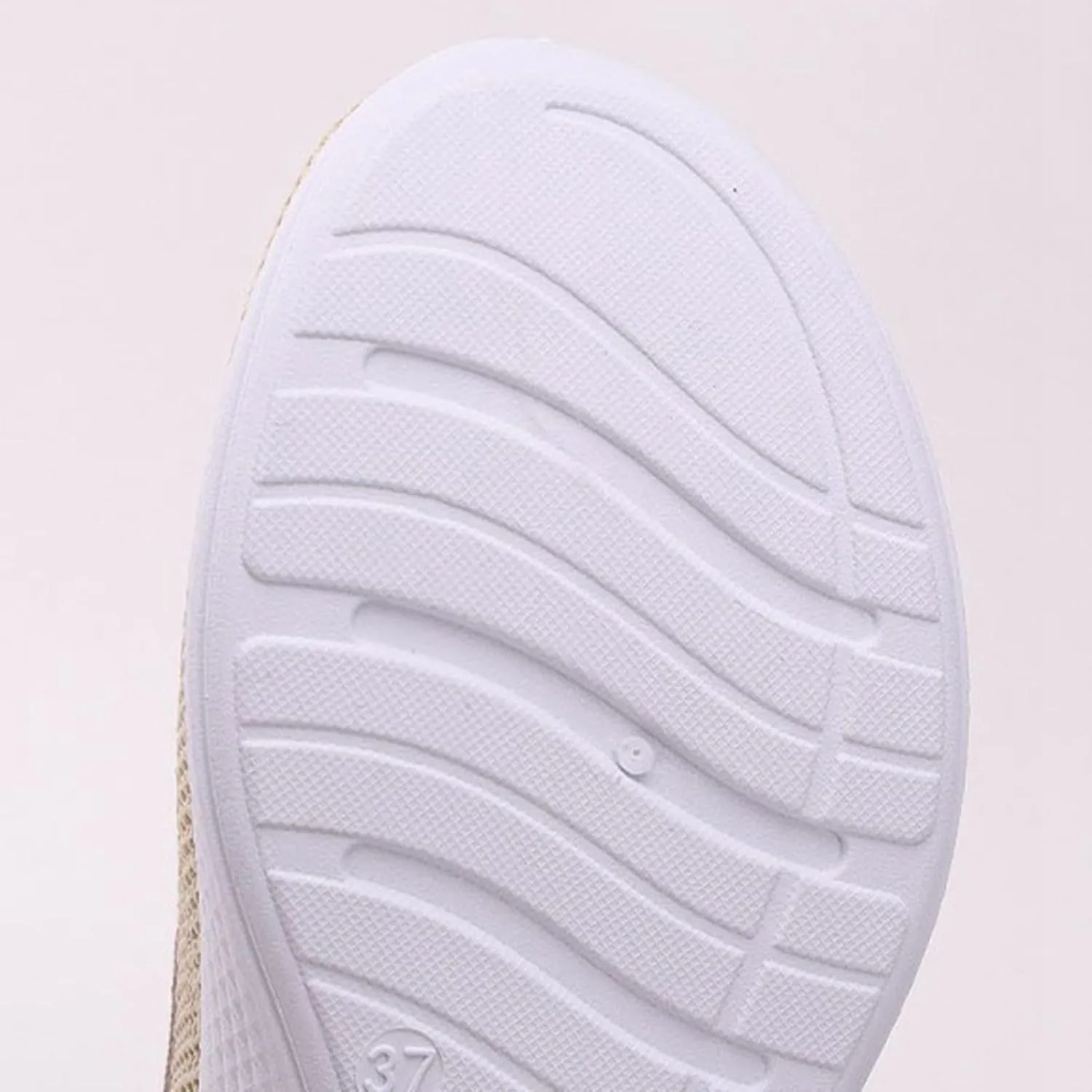 Women's Casual Shoes Comfortable Slip On Footwear Daily Wear Breathable Mesh Design Casual Slip on Tennis Shoes