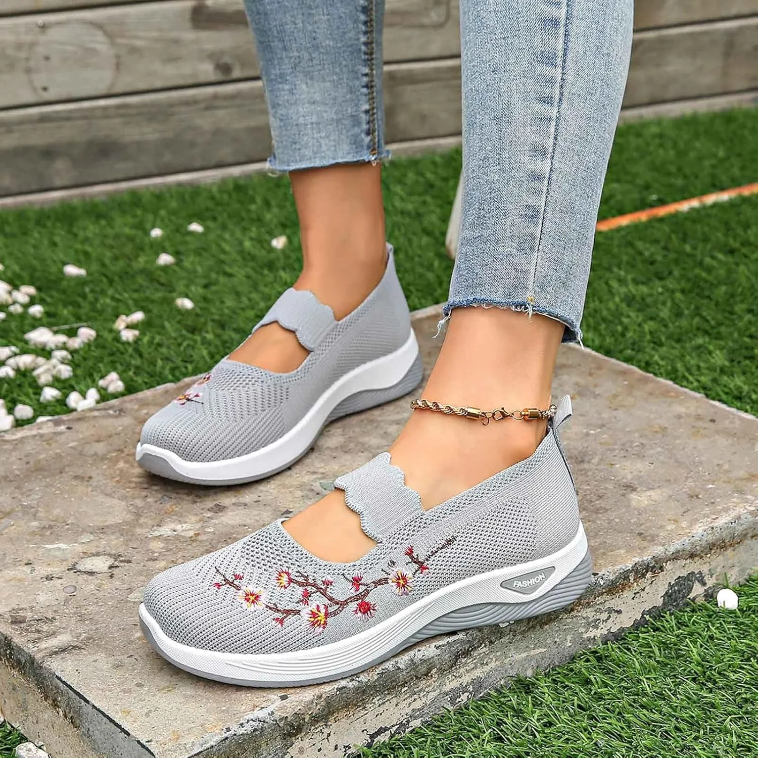 Women's Knitted Mesh Flat Loafers Slip-On Breathable Comfortable Low Top Sport Shoes Fashion Casual Basketball Shoes