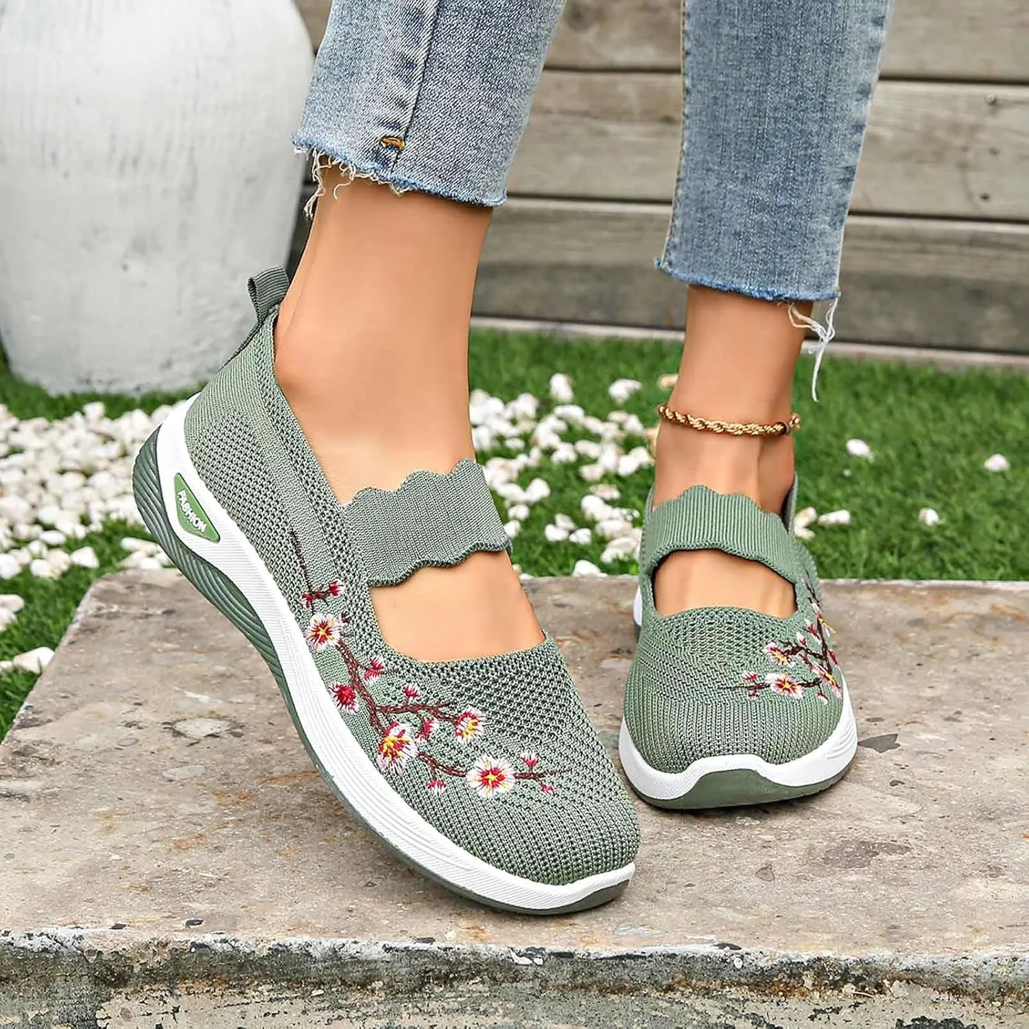 Women's Knitted Mesh Flat Loafers Slip-On Breathable Comfortable Low Top Sport Shoes Fashion Casual Basketball Shoes