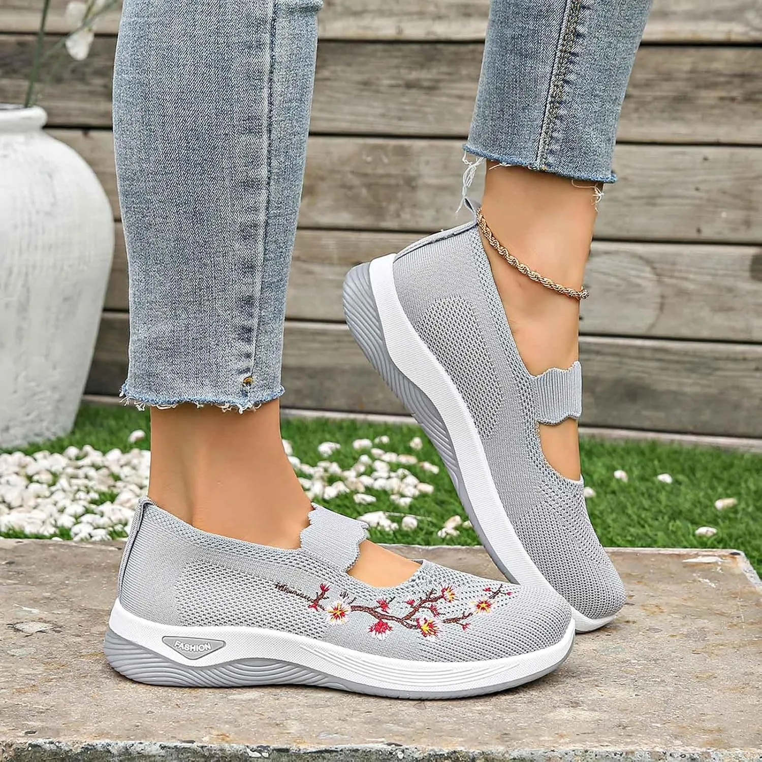 Women's Knitted Mesh Flat Loafers Slip-On Breathable Comfortable Low Top Sport Shoes Fashion Casual Basketball Shoes