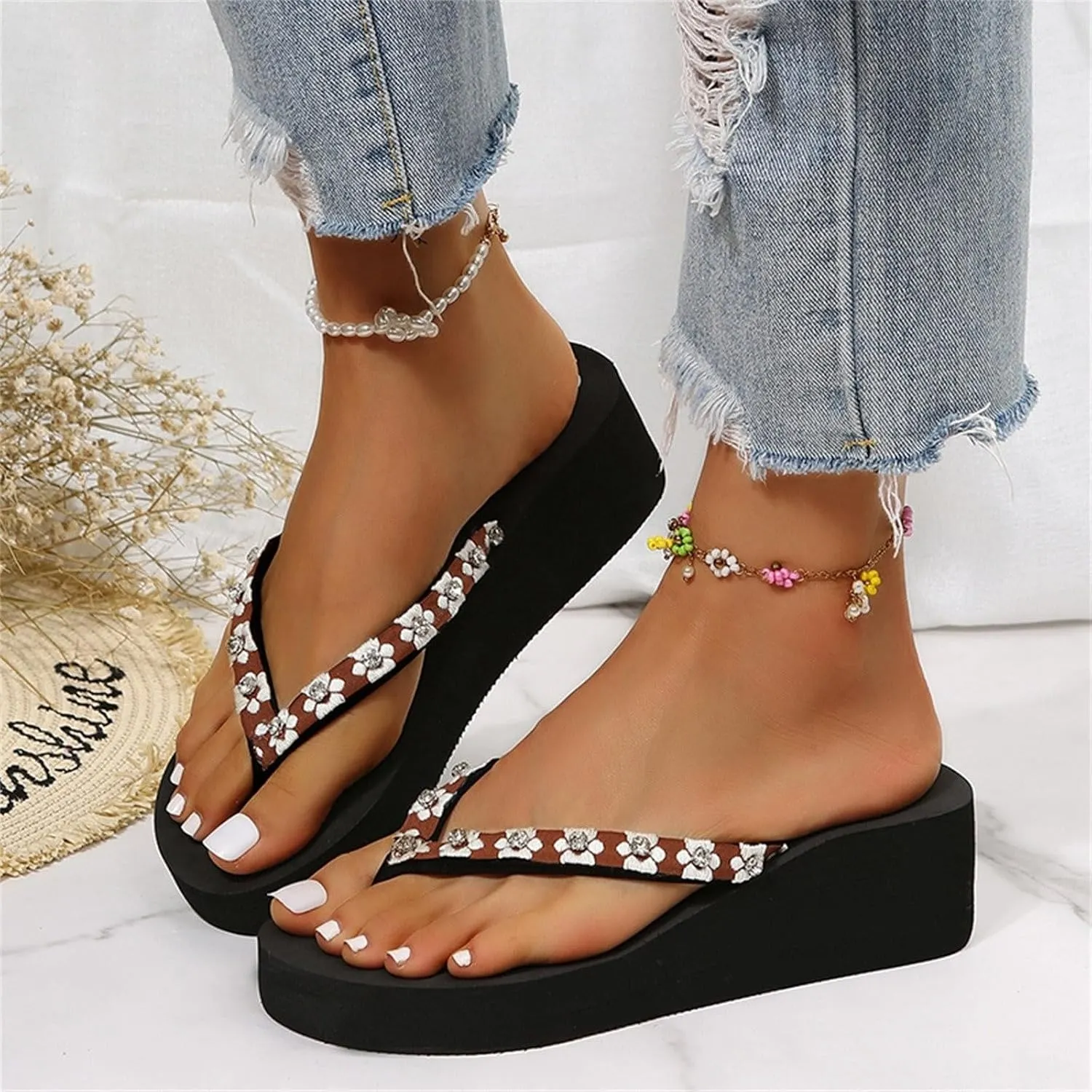 Women's Rhinestone Flip Flops Wear Wedge Heel Chain Clip Flip Flops with Mid Heel Fashion Beach Slide Shoes